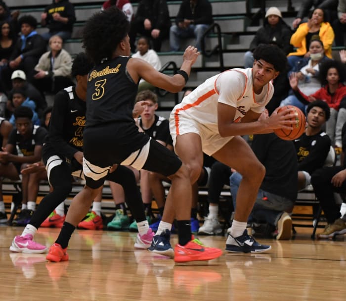 a Roosevelt vs Eastside Catholic boys basketball The Hardwood Invite final Portland Oregon December 20 2023 Taylor Balkom 34
